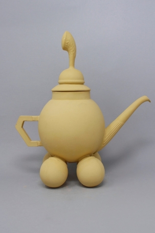 Long Spout Teapot_H29cm W28cm stained porcelain, slip casting October 2022 (SOLD)
